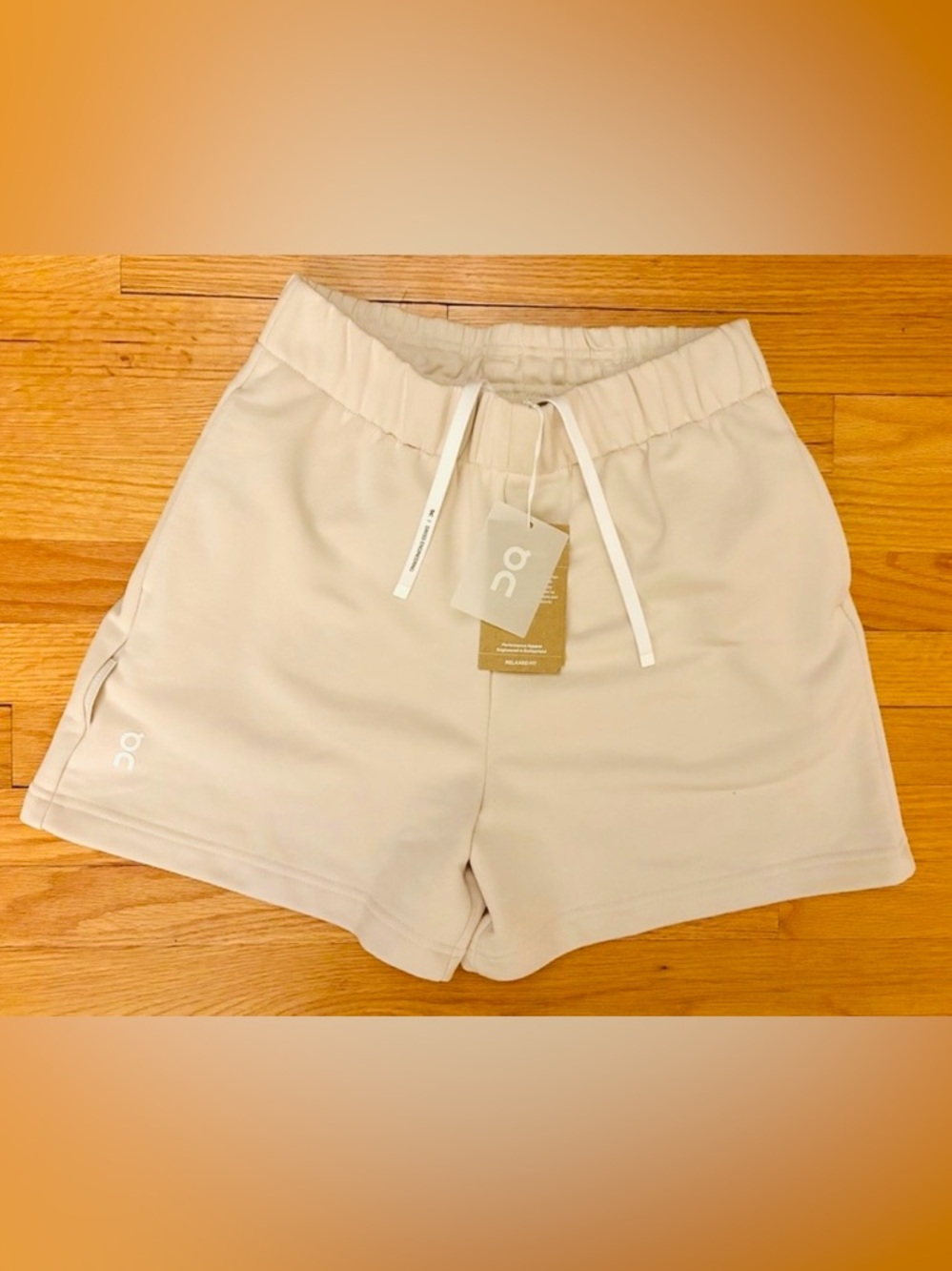 On Cloud Club Shorts Relaxed Fit women’s Size Small NWT
